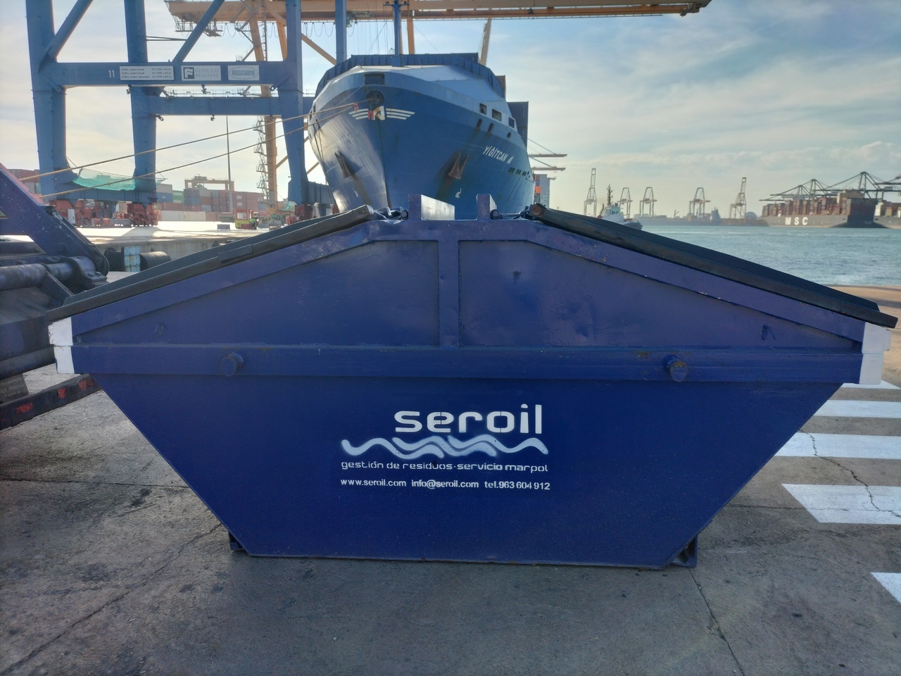 Esta iniciativa plantea convertir residuos que habitualmente terminan desechados en nuevos materiales con valor añadido para el sector marítimo.